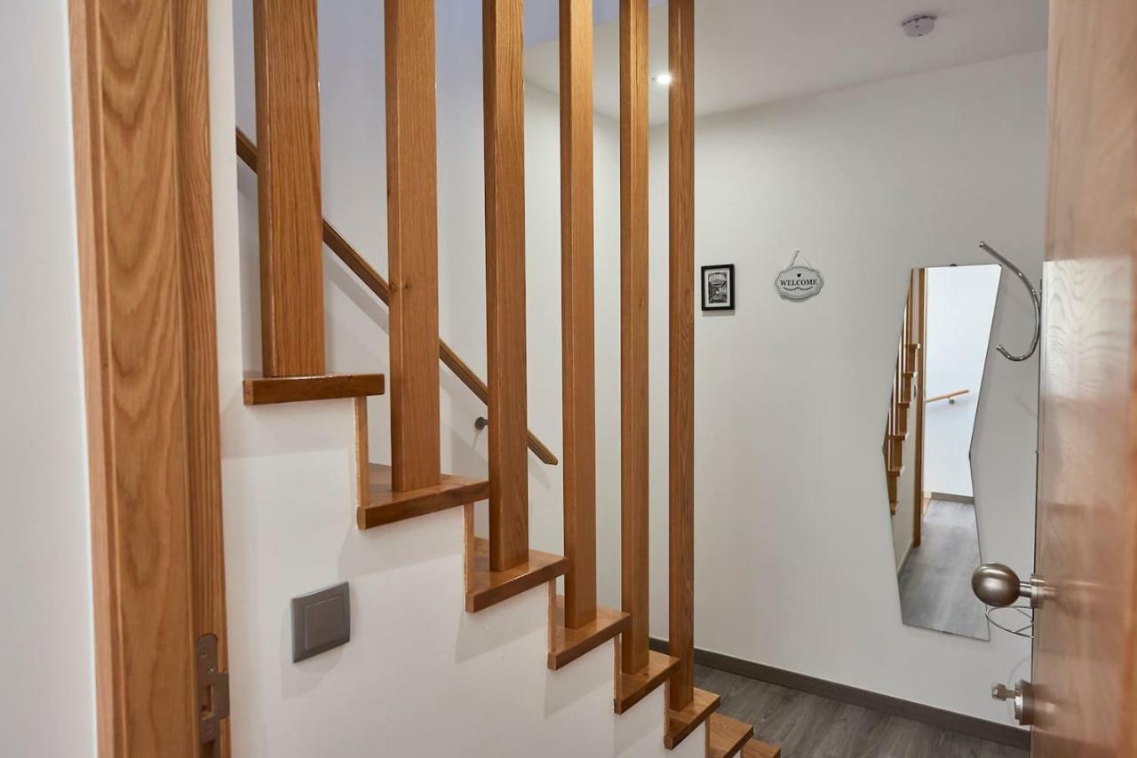 A L'ombre Du Pin - Large T4 Duplex Near Disneyland And Paris, 1-7 Guests